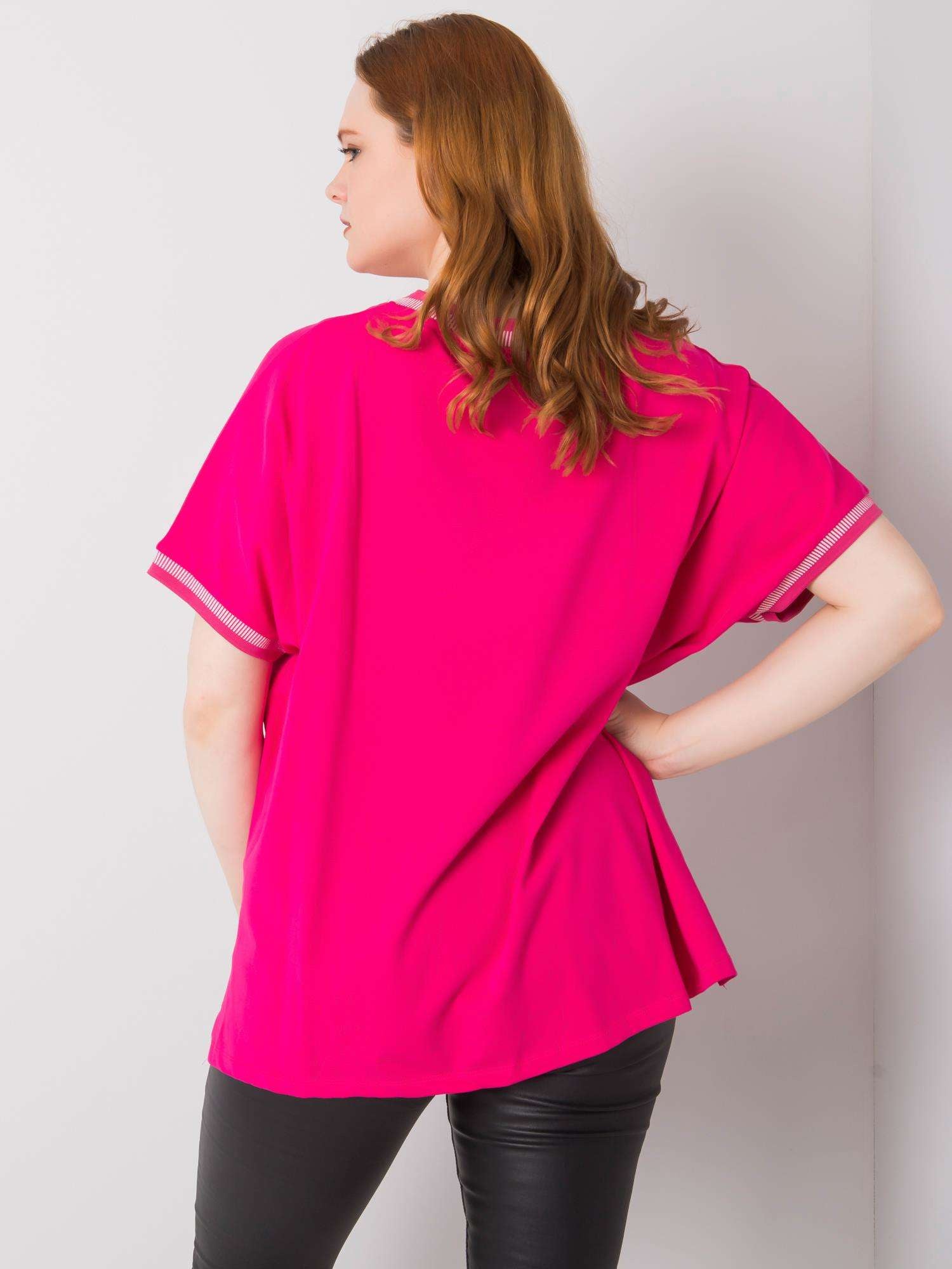 Fuksjowa damska bluzka plus size z aplikacją