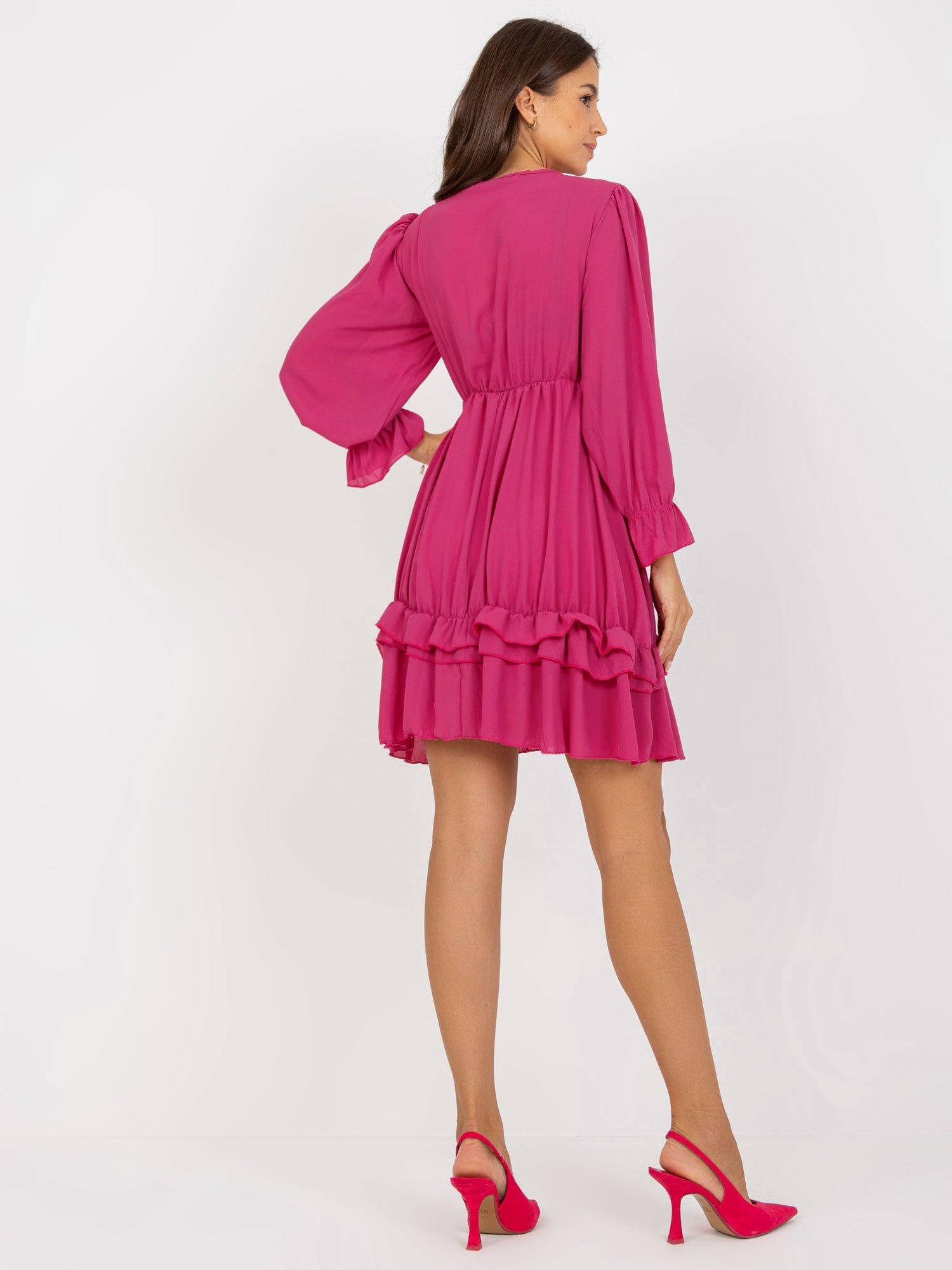 Fuksjowa mini sukienka z falbaną w stylu boho OCH BELLA