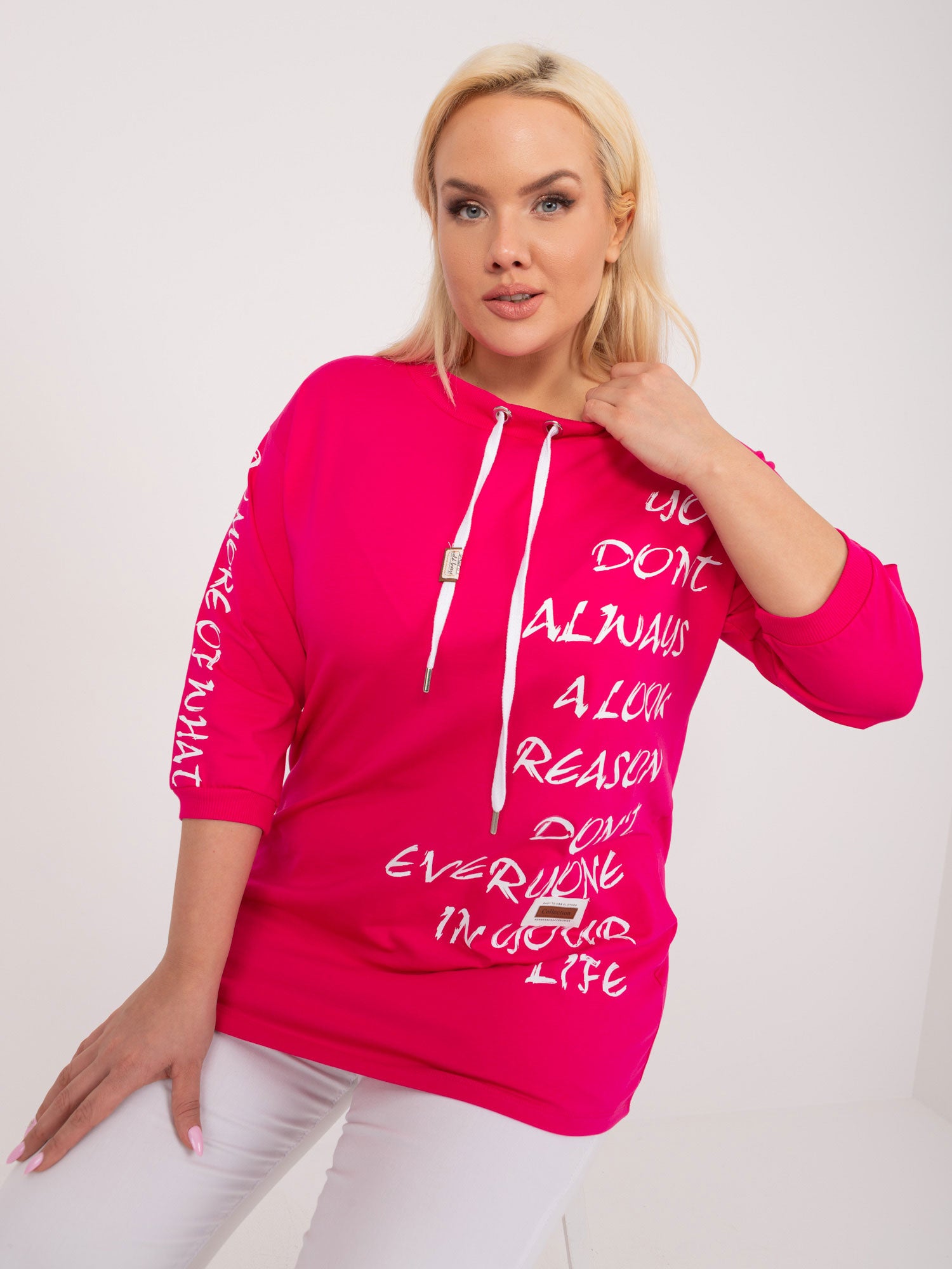 Fuksjowa casualowa bluzka plus size z troczkami