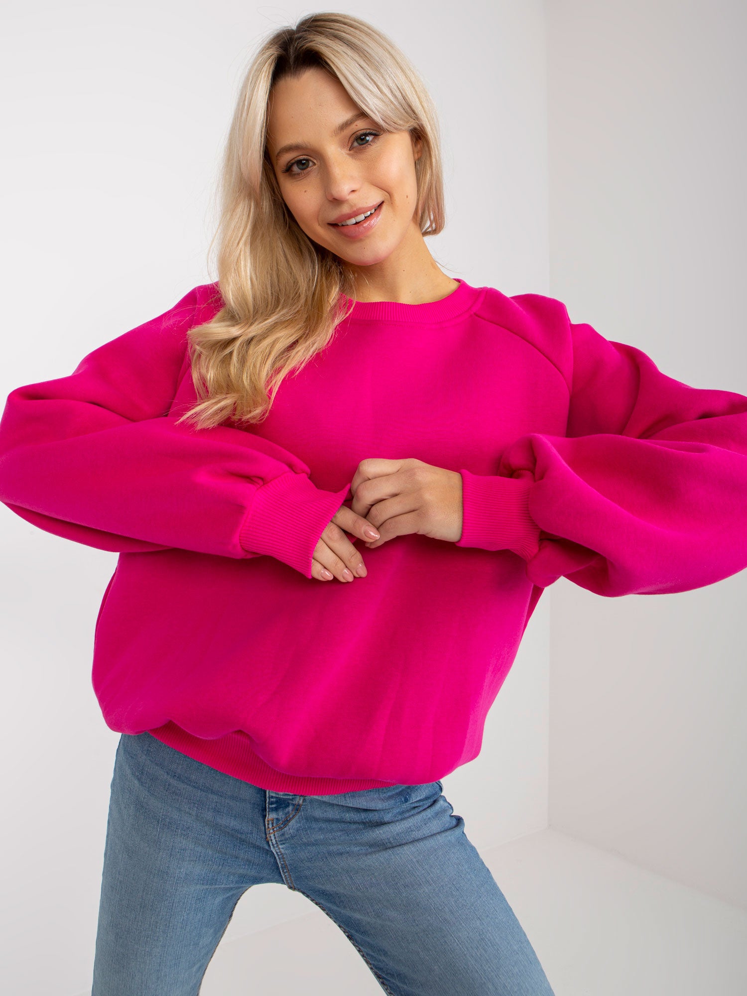 Fuksjowa dresowa bluza basic o kroju oversize