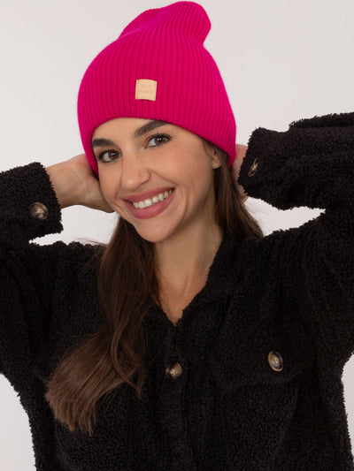 RUE PARIS Fuksjowa czapka beanie z naszywką