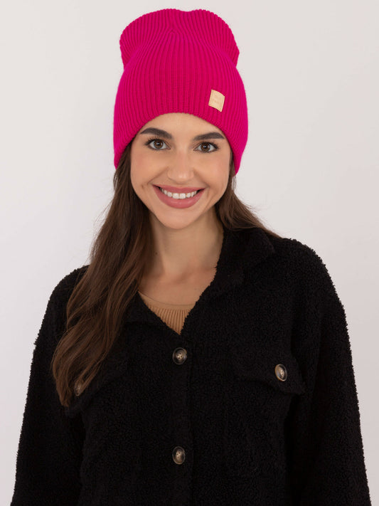 RUE PARIS Fuksjowa czapka beanie z naszywką