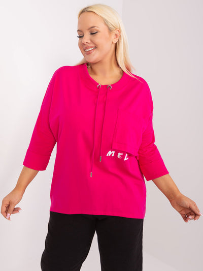 Fuksjowa casualowa bluzka plus size z napisem