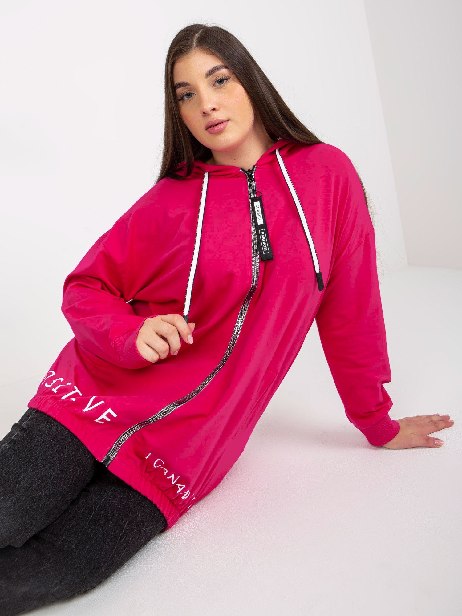 Fuksjowa rozpinana bluza plus size z kapturem