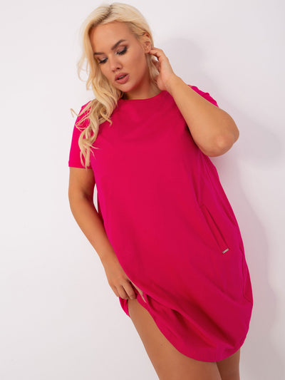 Fuksjowa sukienka plus size z kieszeniami