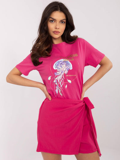Fuksjowy bawełniany t-shirt z nadrukiem