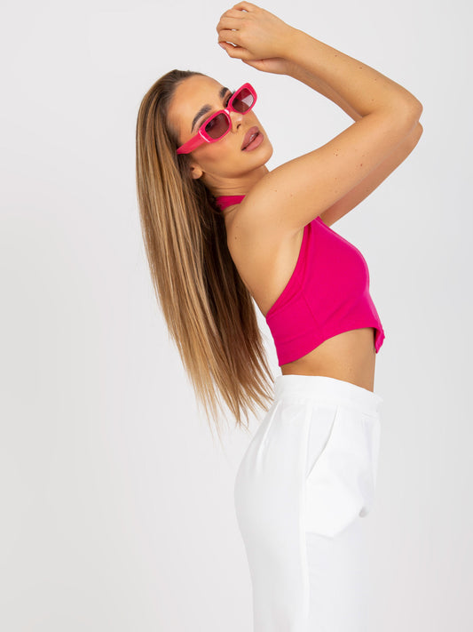 Fuksjowy prążkowany crop top basic na szyję RUE PARIS