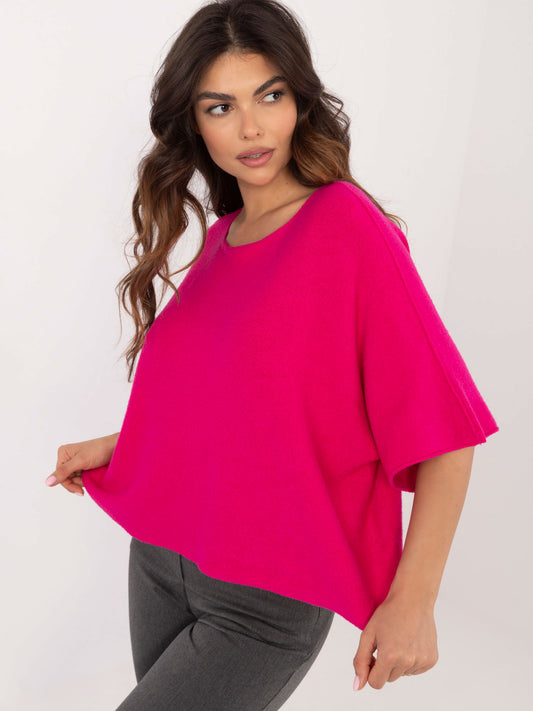 Fuksjowy damski sweter oversize z rękawem 3/4