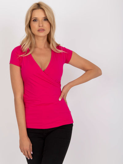 RUE PARIS Fuksjowy t-shirt z kopertowym dekoltem