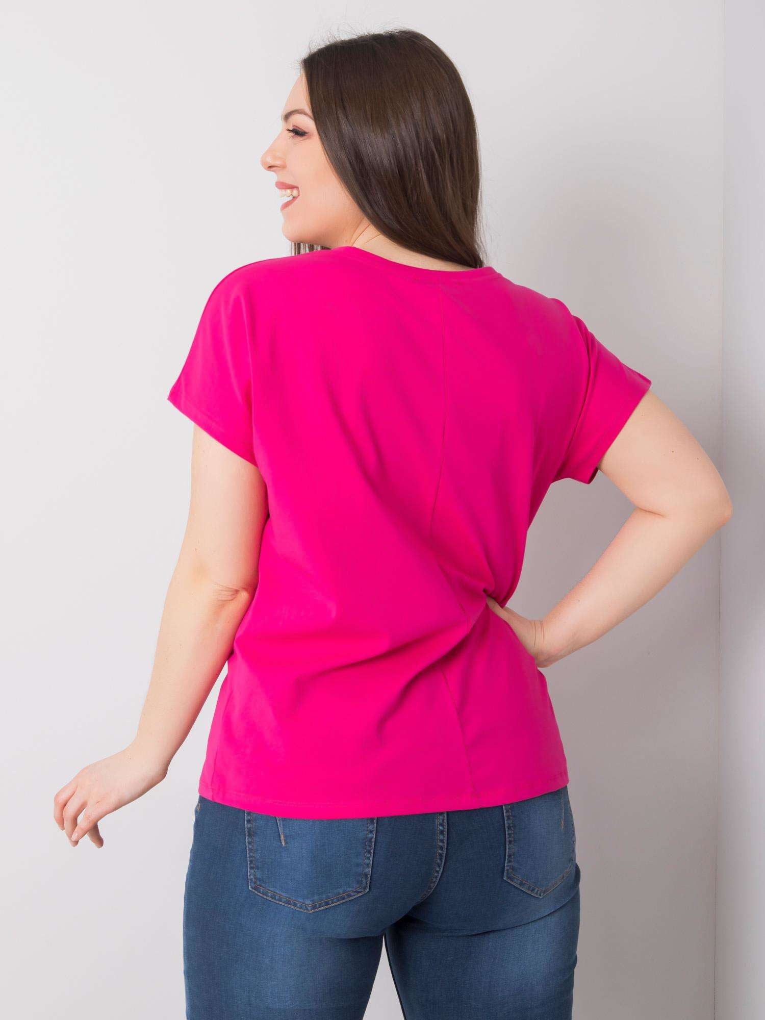 Fuksjowy t-shirt damski plus size z dekoltem w serek