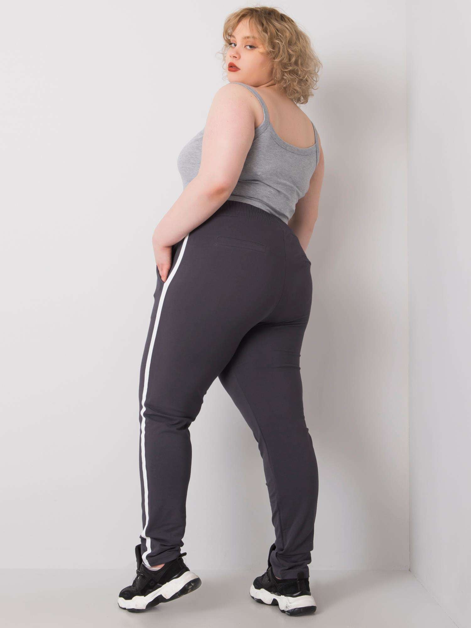 Grafitowe spodnie dresowe plus size z lampasami