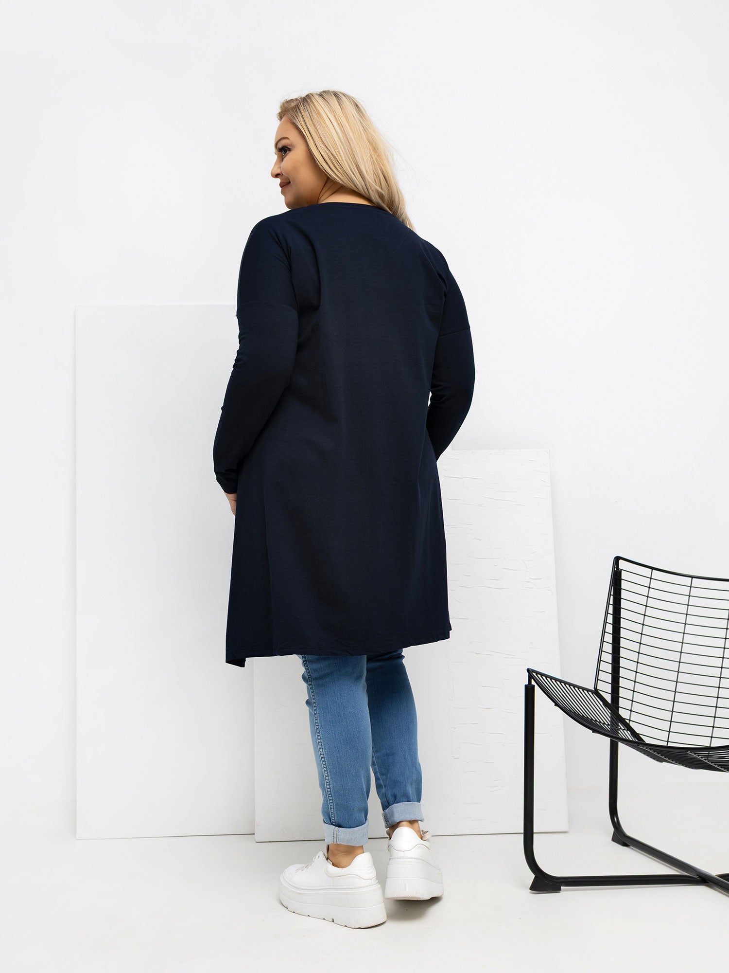 Granatowa bawełniana bluzka plus size z kieszeniami
