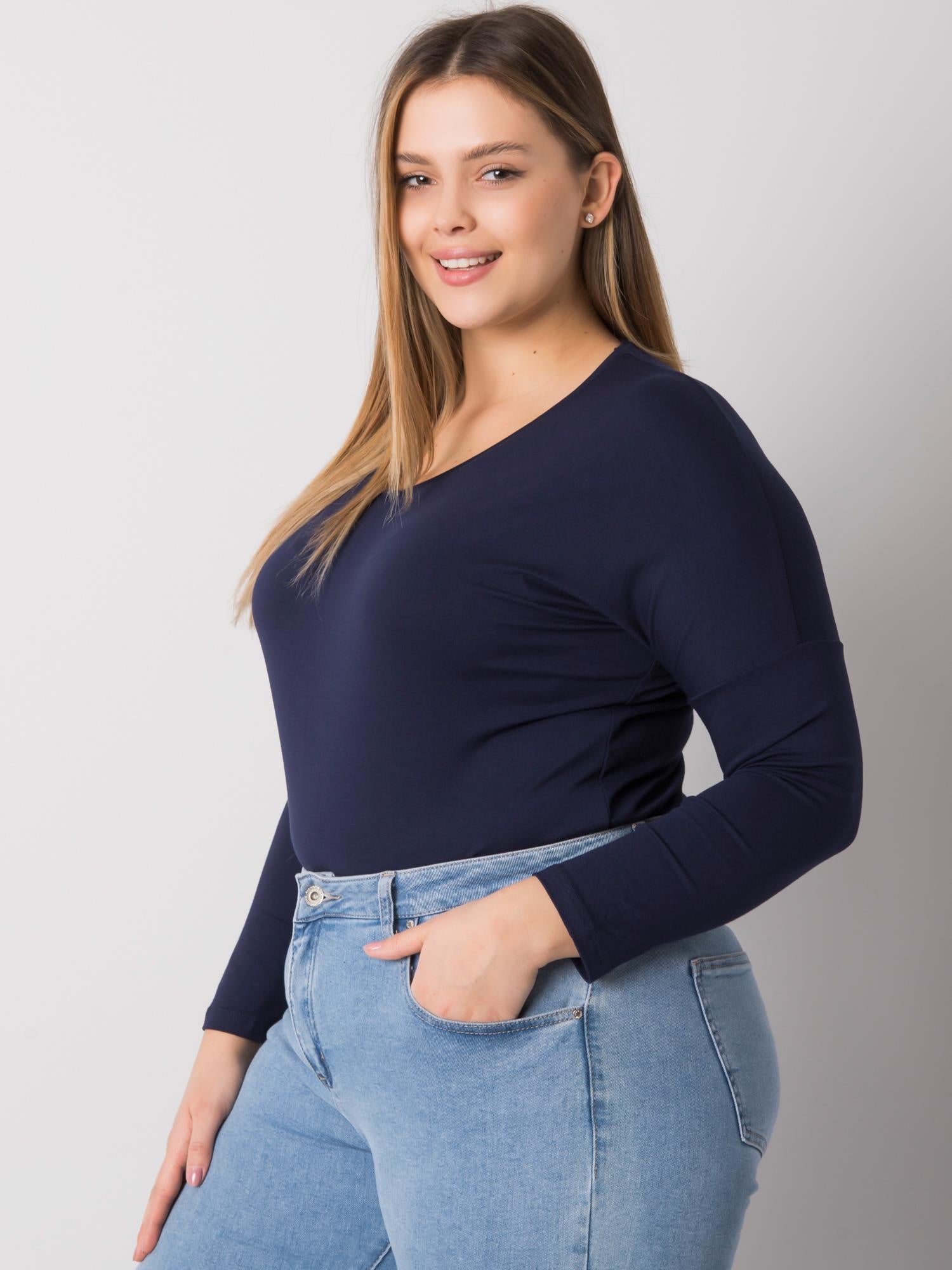 Granatowa bluzka plus size na co dzień