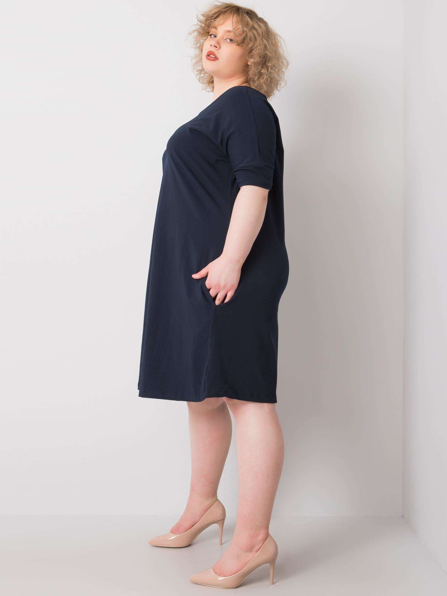Granatowa luźna sukienka plus size