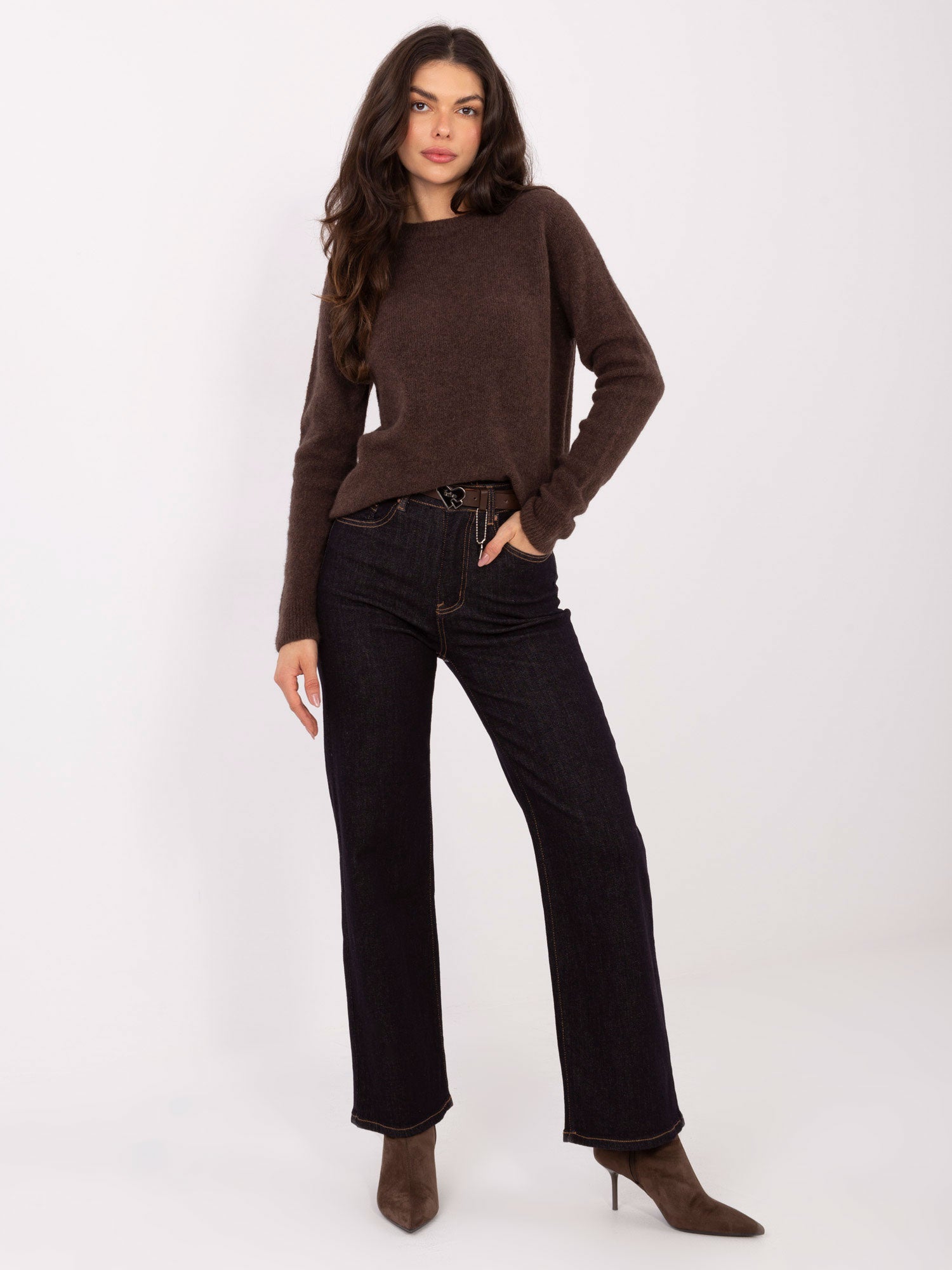 Granatowe damskie jeansy staight leg