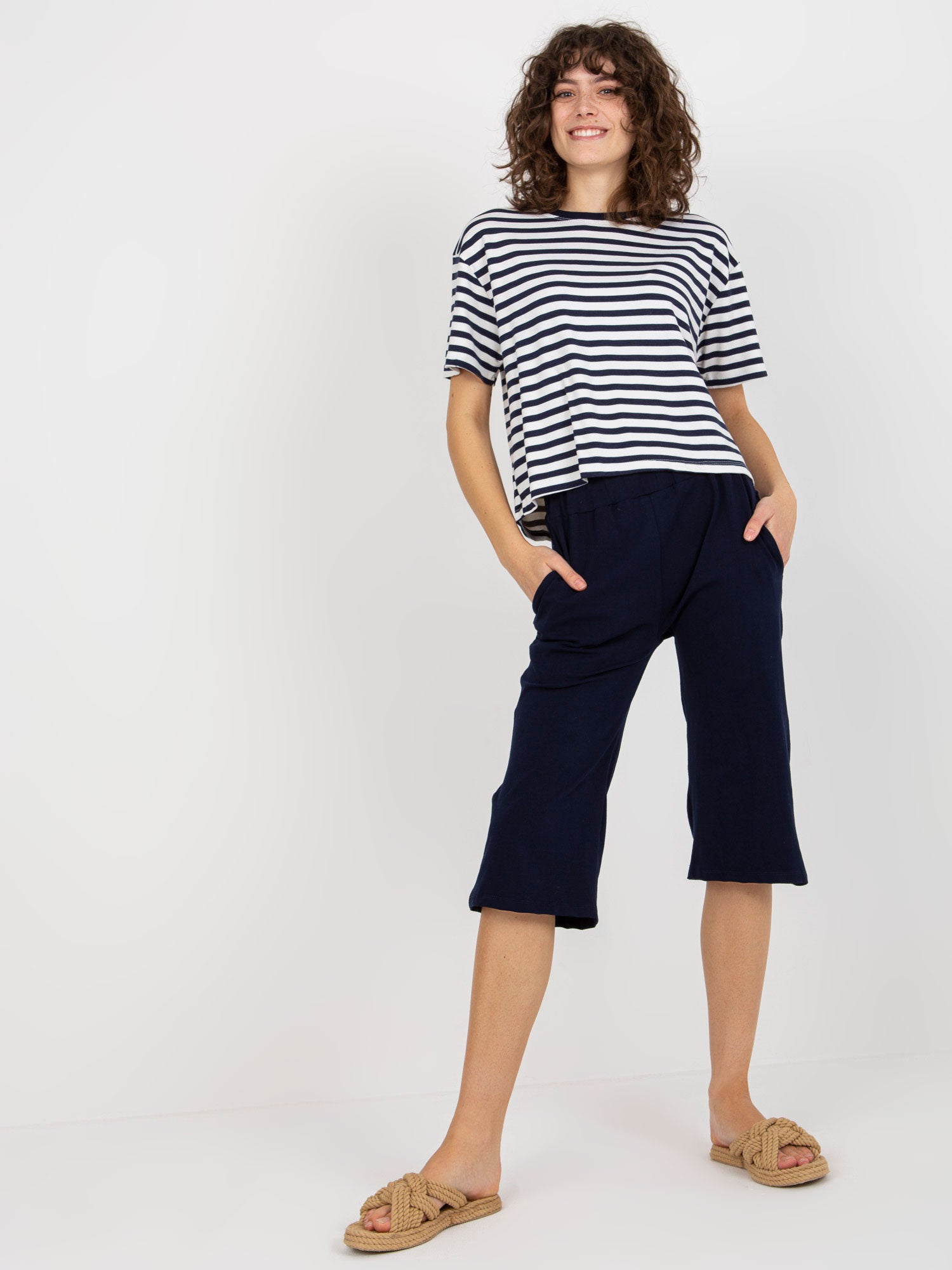 Granatowo-biały letni komplet basic z t-shirtem w paski