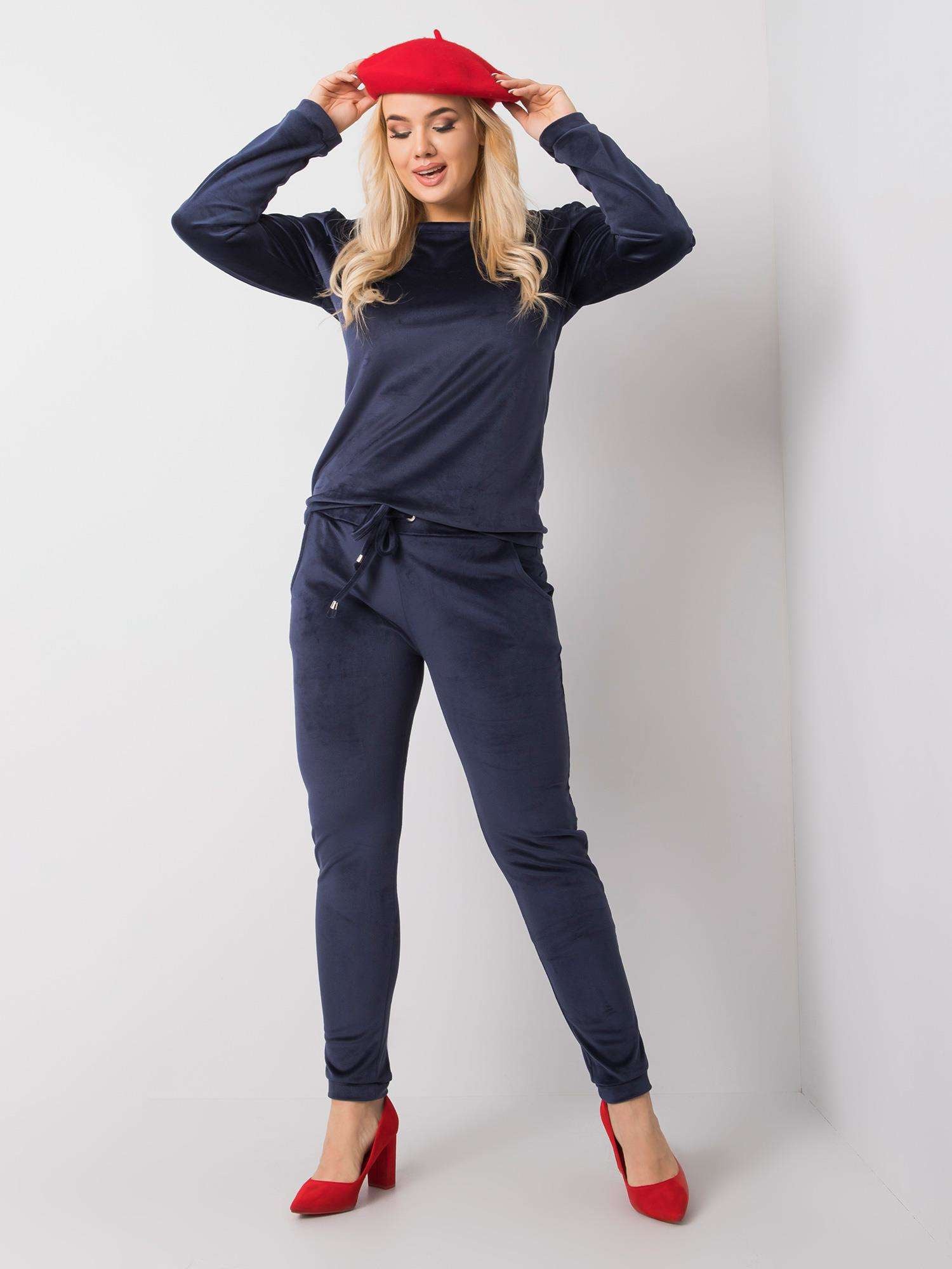 Granatowy komplet welurowy plus size