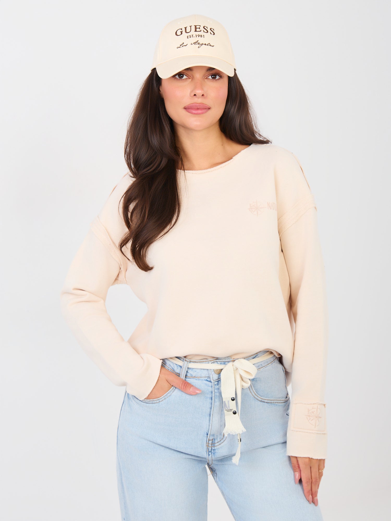 NATURAL SIDE Jasnobeżowa bluza z haftowanym napisem