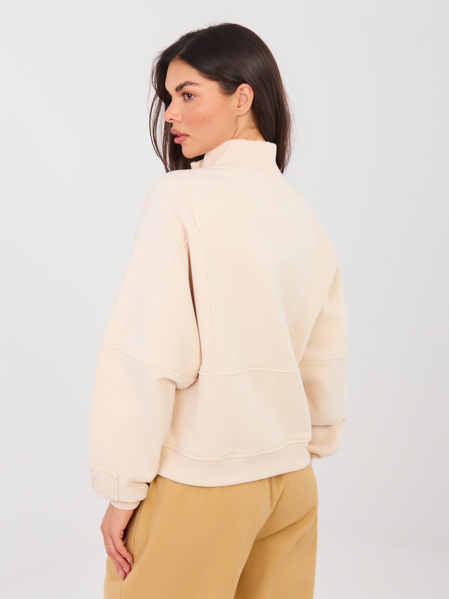 NATURAL SIDE Jasnobeżowa bluza z suwakiem u góry