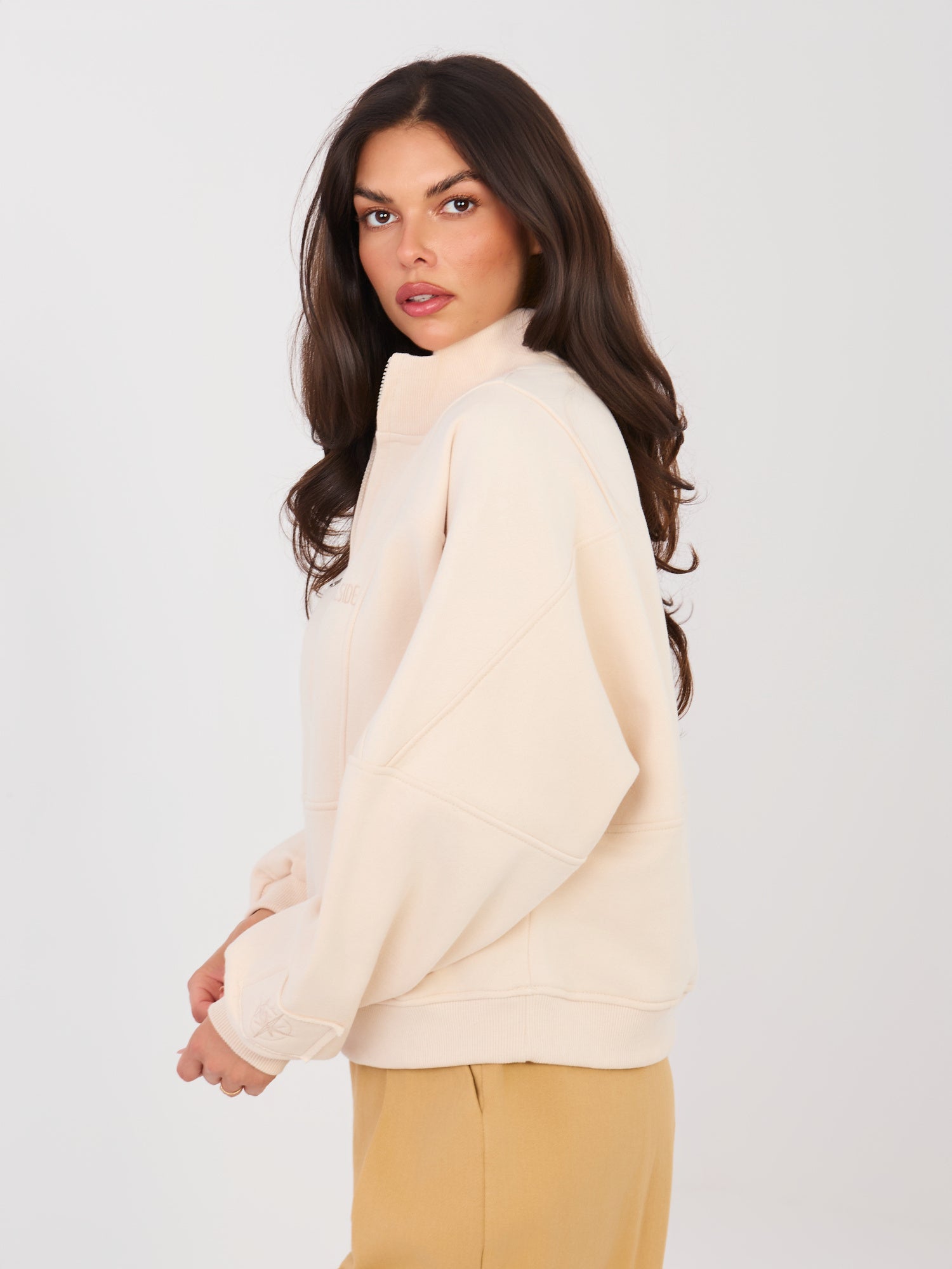 NATURAL SIDE Jasnobeżowa bluza z suwakiem u góry