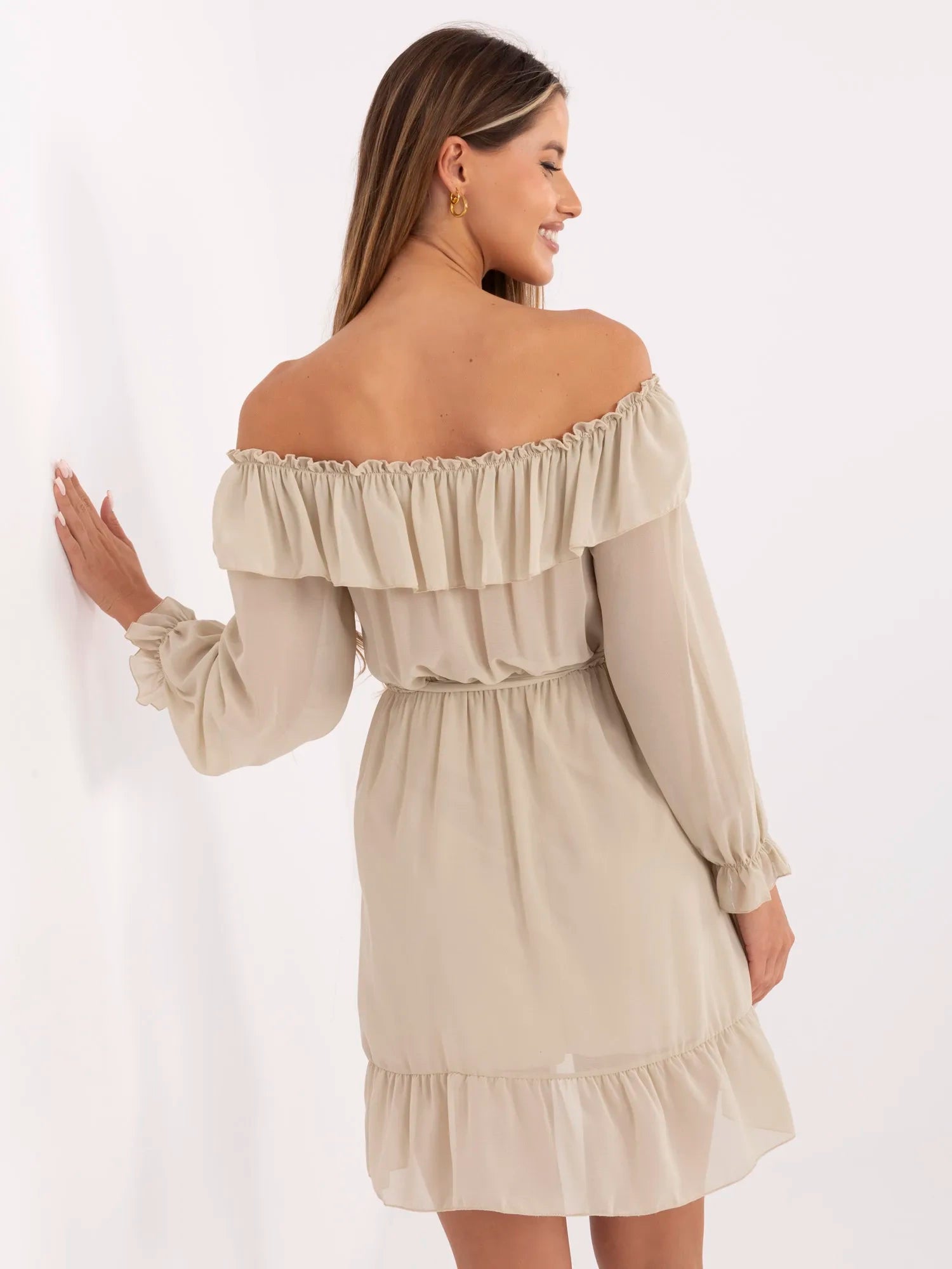 OCH BELLA Jasnobeżowa sukienka boho z paskiem