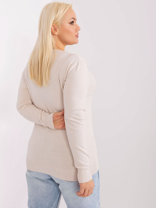 Jasnobeżowy dopasowany sweter plus size z dekoltem V