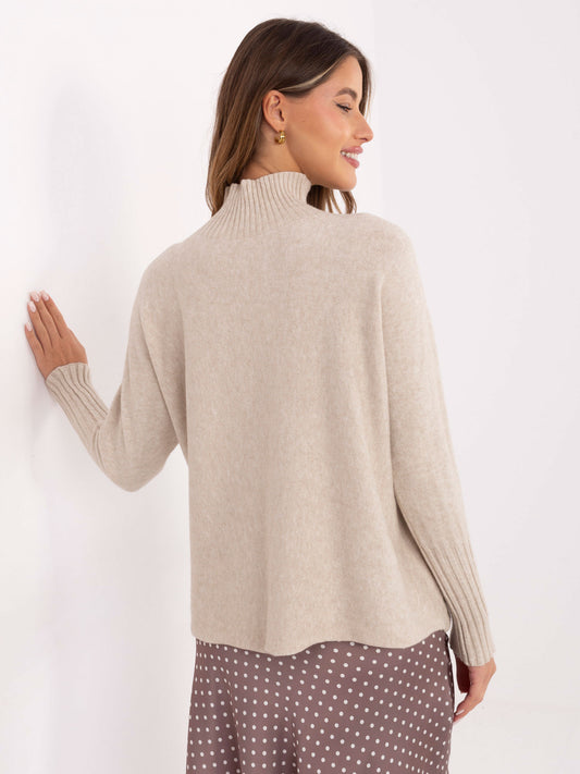 RUE PARIS Jasnobeżowy sweter oversize z golfem