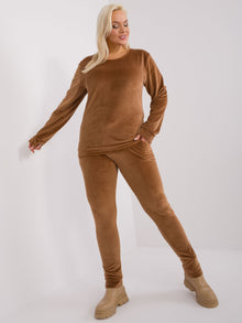 Jasnobrązowy welurowy komplet plus size