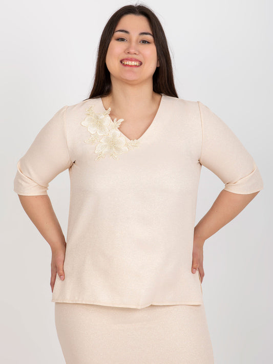 Jasnobrzoskwiniowa bluzka plus size z koronką