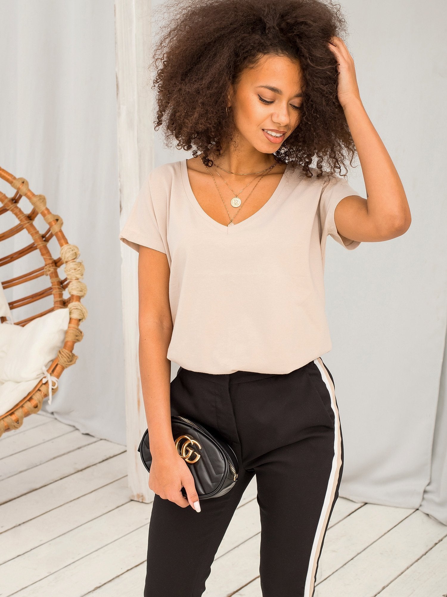 Bawełniany t-shirt V-neck jasnokawowy