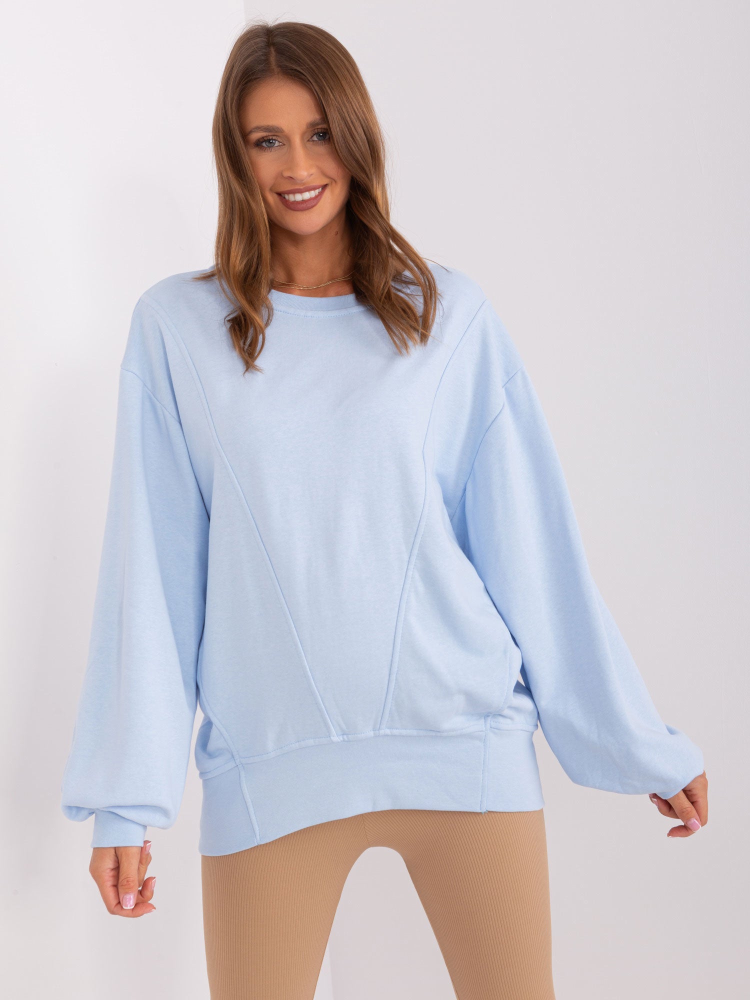 Jasnoniebieska damska bluza oversize
