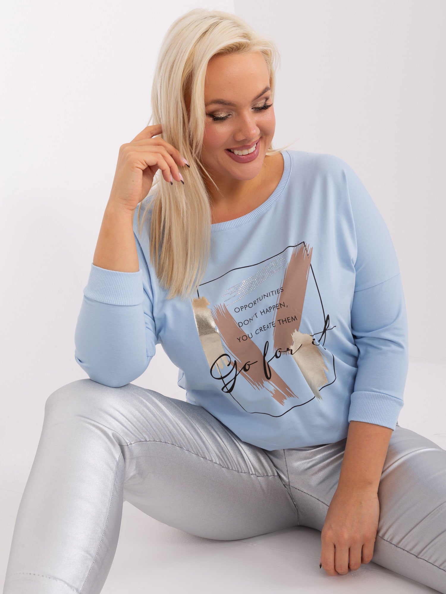 Jasnoniebieska bluzka plus size na co dzień