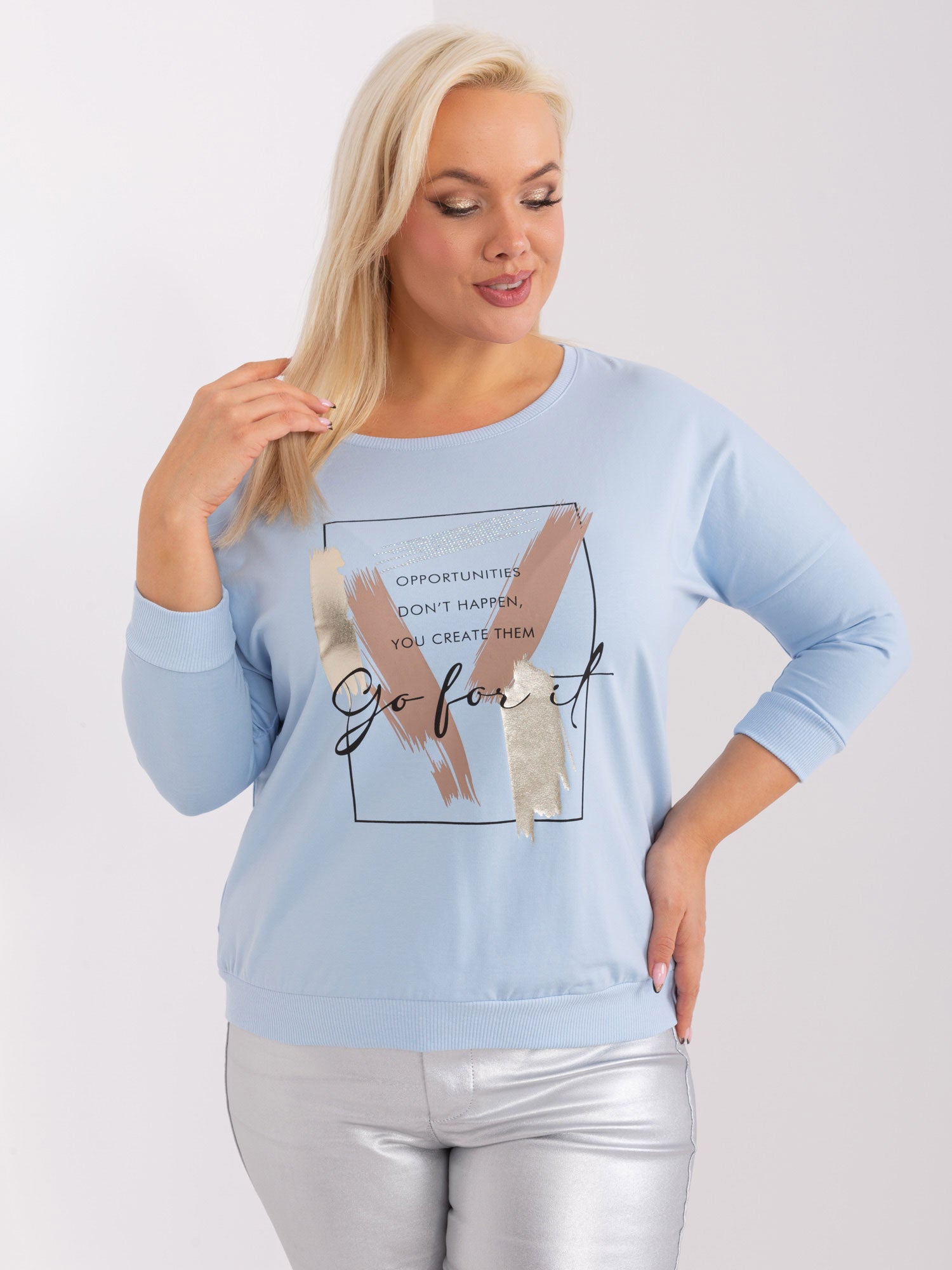 Jasnoniebieska bluzka plus size na co dzień