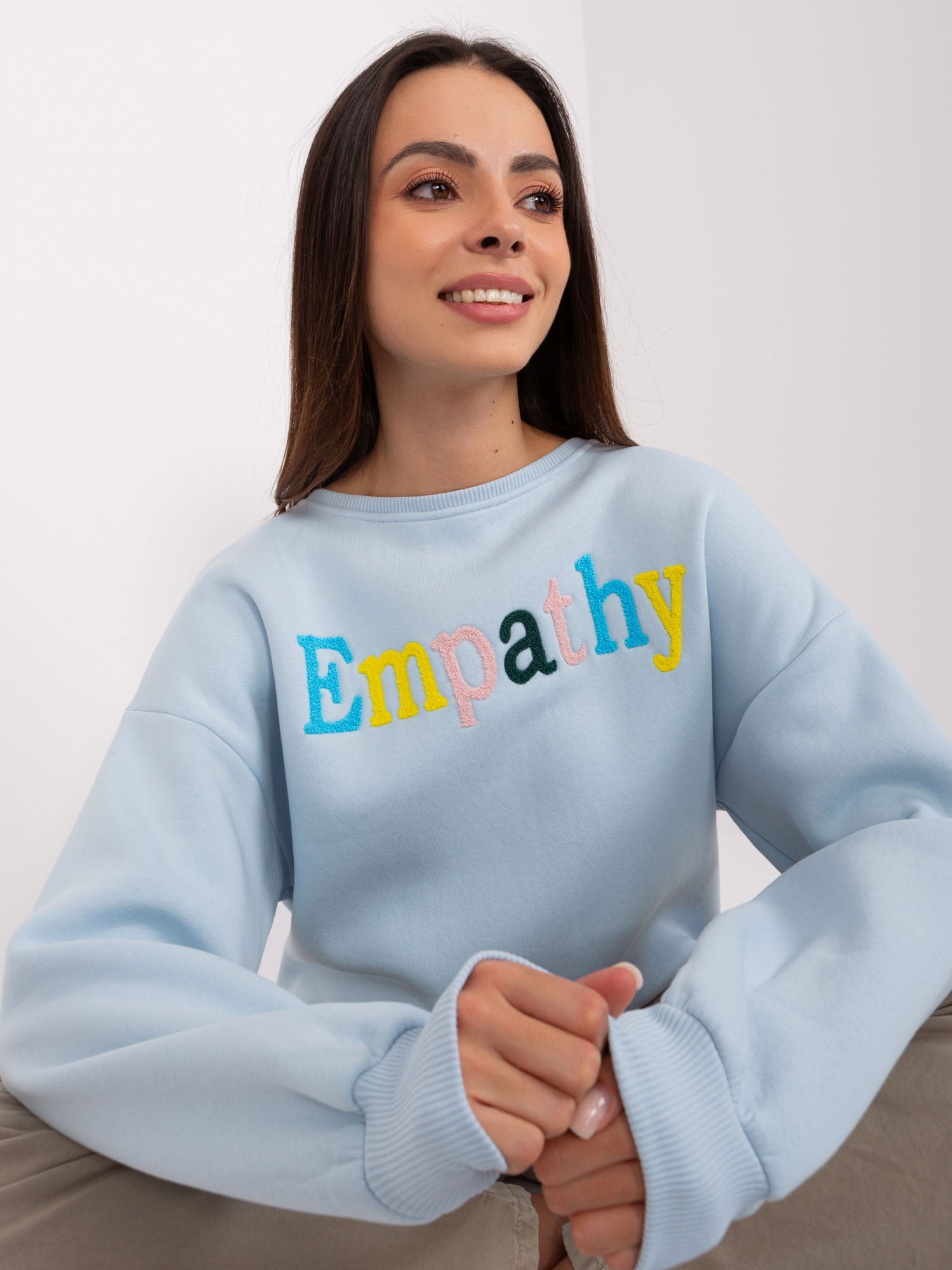 Jasnoniebieska bluza bez kaptura