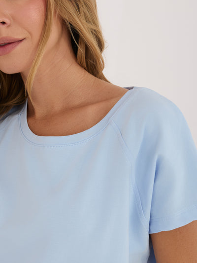 RUE PARIS Jasnoniebieska bluzka basic z rozcięciami