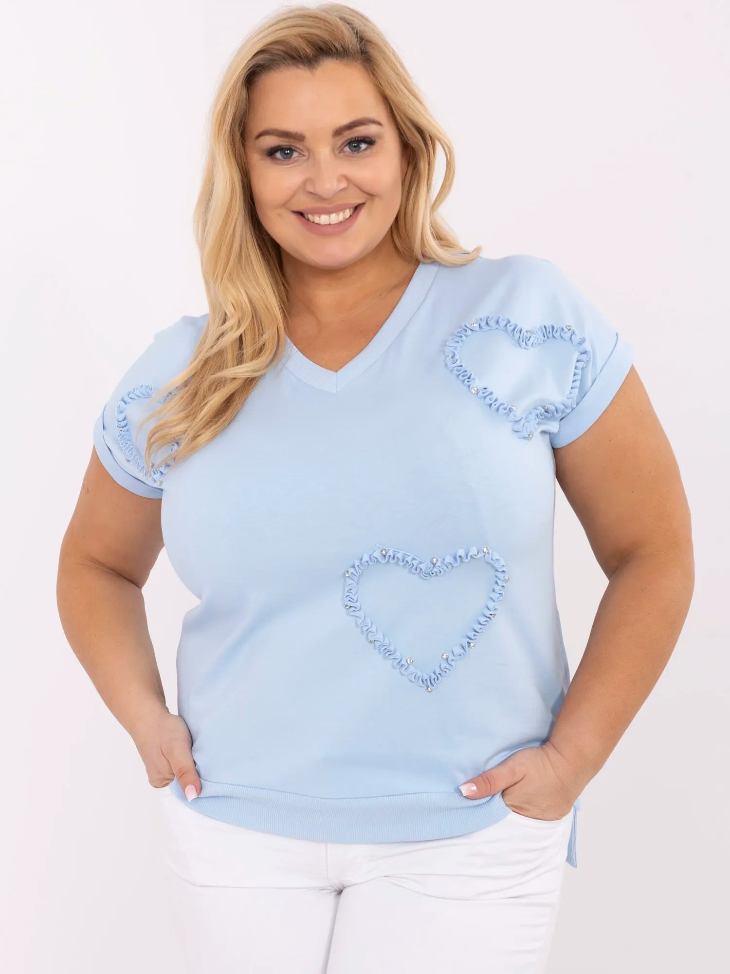 Jasnoniebieska bluzka plus size w serca