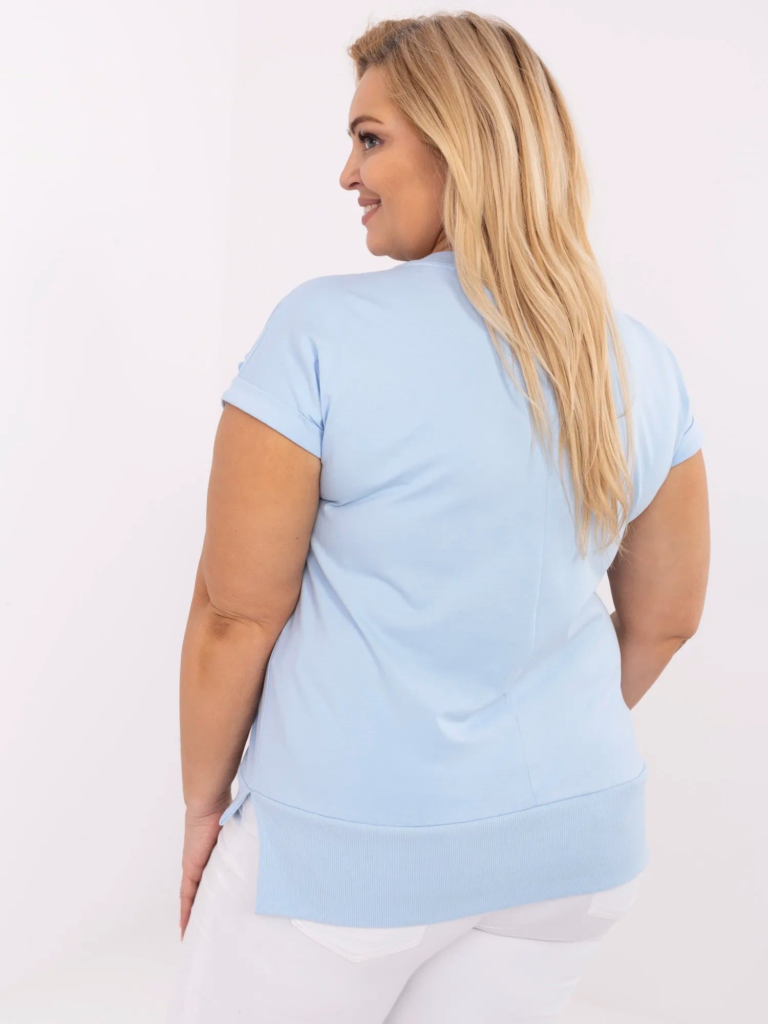 Jasnoniebieska bluzka plus size w serca