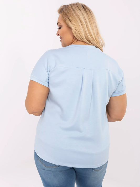 Jasnoniebieska bluzka plus size w jednolitym kolorze