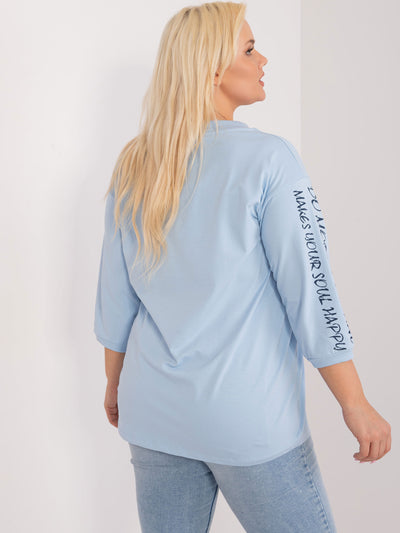 Jasnoniebieska bluzka plus size z rękawem 3/4