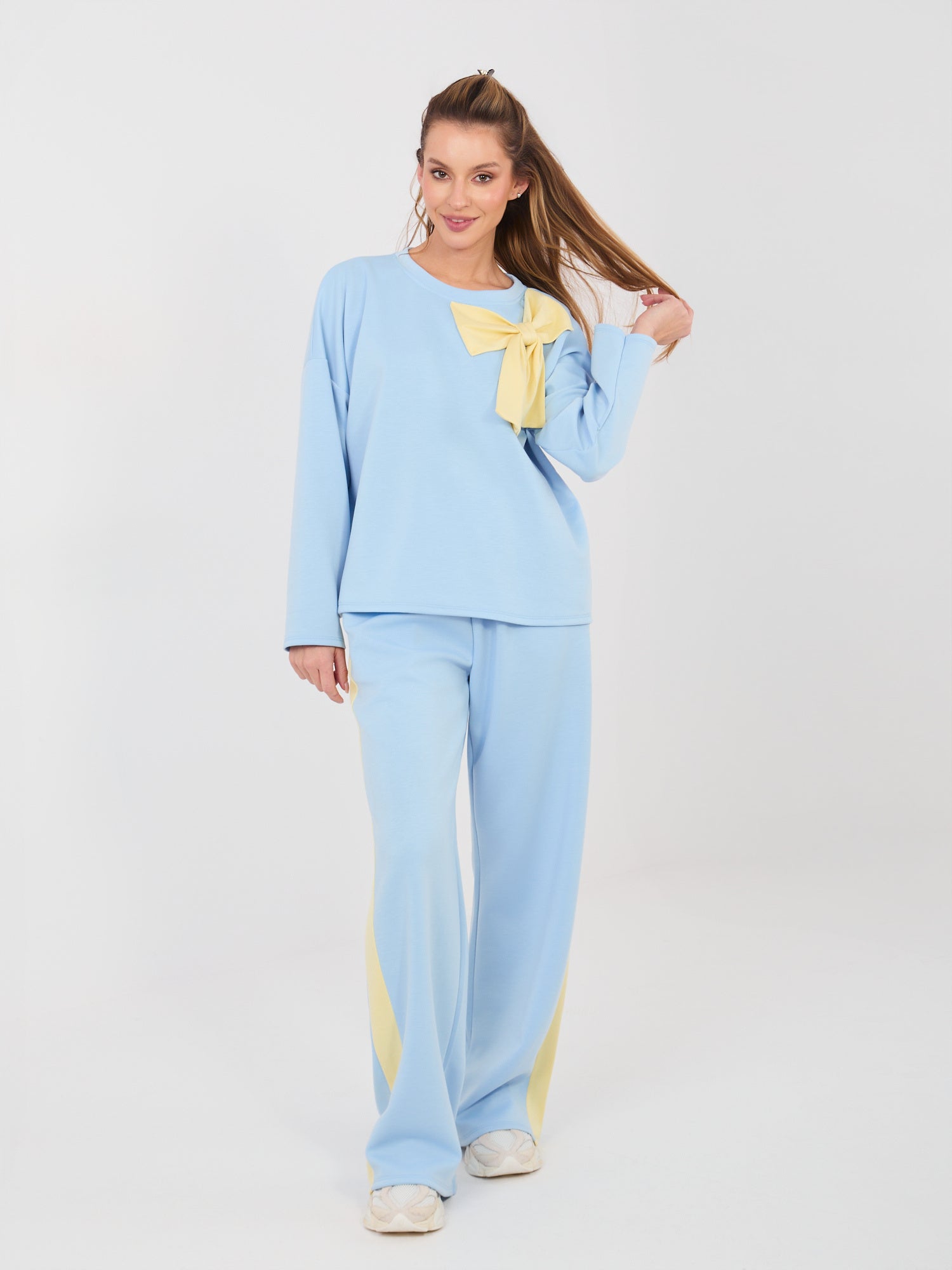 RUE PARIS Jasnoniebieska damska bluza bez kaptura