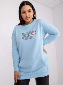 Jasnoniebieska bluza plus size z napisami