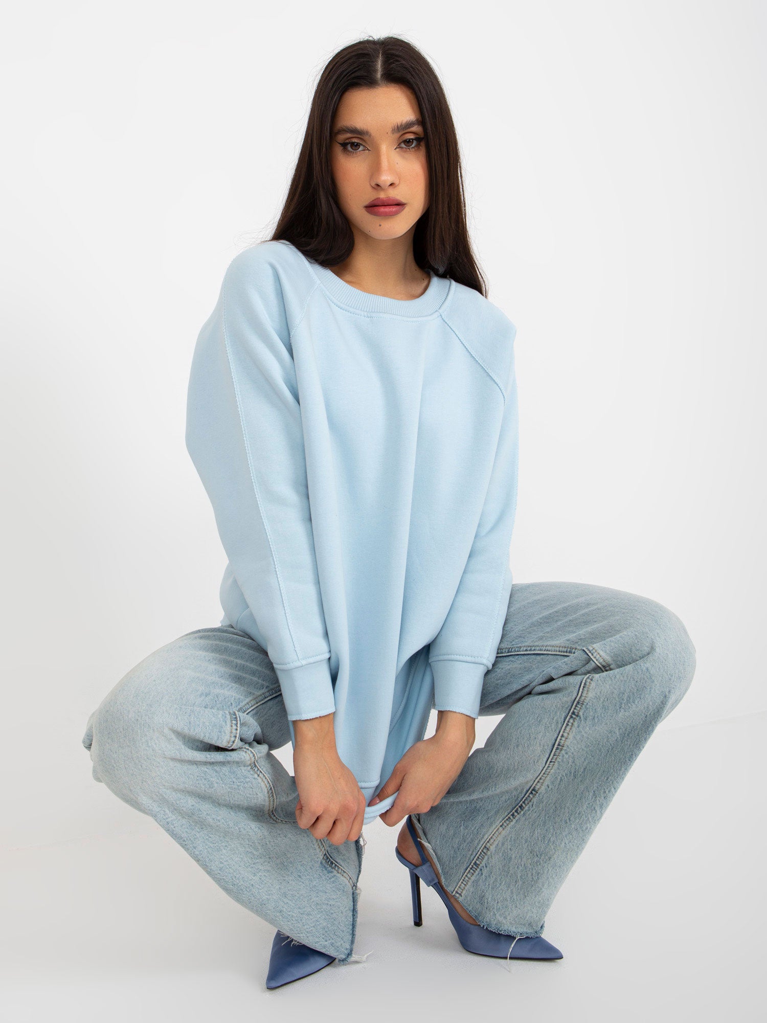 Jasnoniebieska dresowa bluza basic bez kaptura
