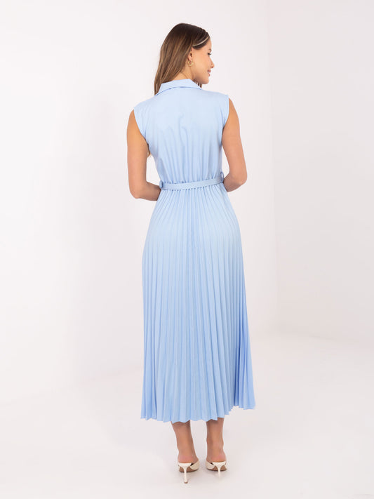 RUE PARIS Jasnoniebieska elegancka sukienka z plisowaniem