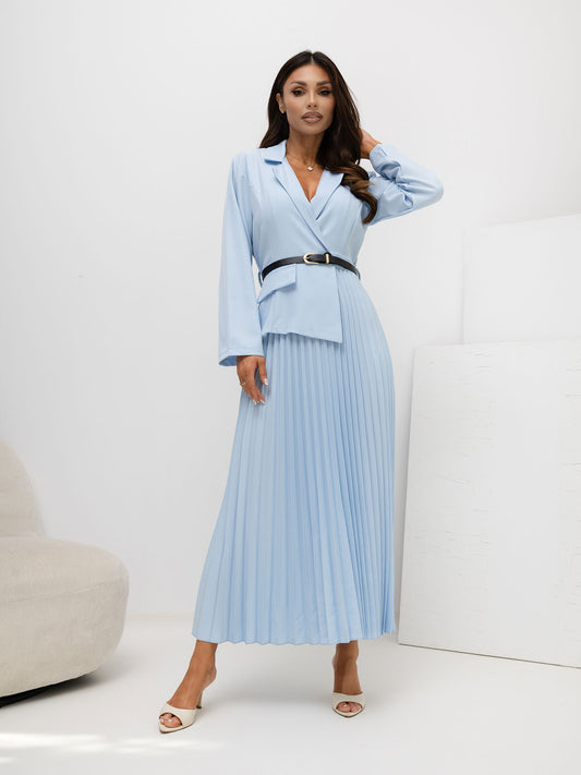RUE PARIS Jasnoniebieska elegancka sukienka z plisowanym dołem