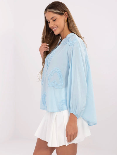 OCH BELLA Jasnoniebieska koszulowa bluzka boho