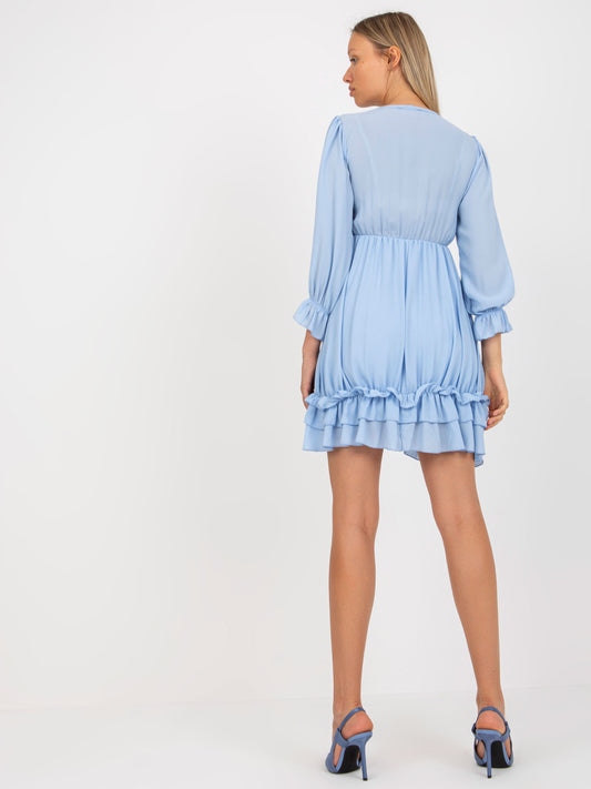 Jasnoniebieska mini sukienka boho z falbaną OCH BELLA