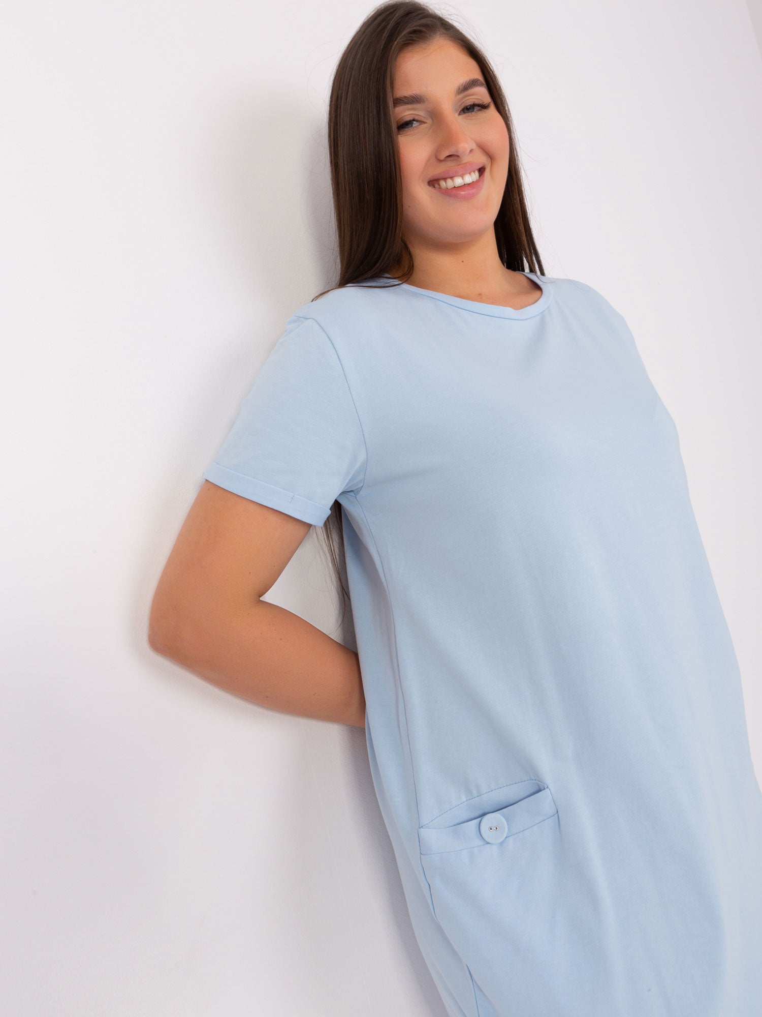 Jasnoniebieska sukienka basic plus size z bawełny