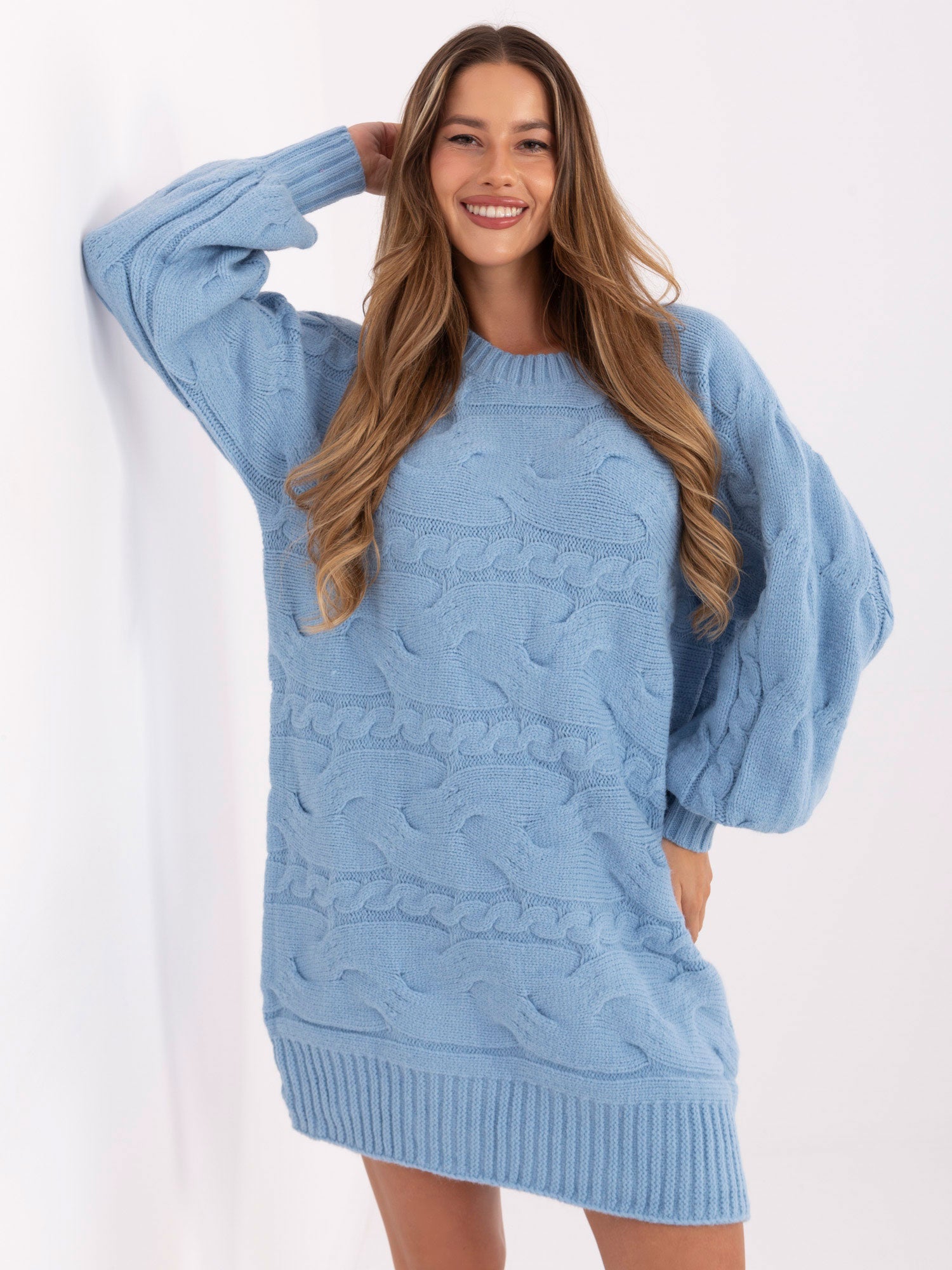 Jasnoniebieska dzianinowa sukienka oversize