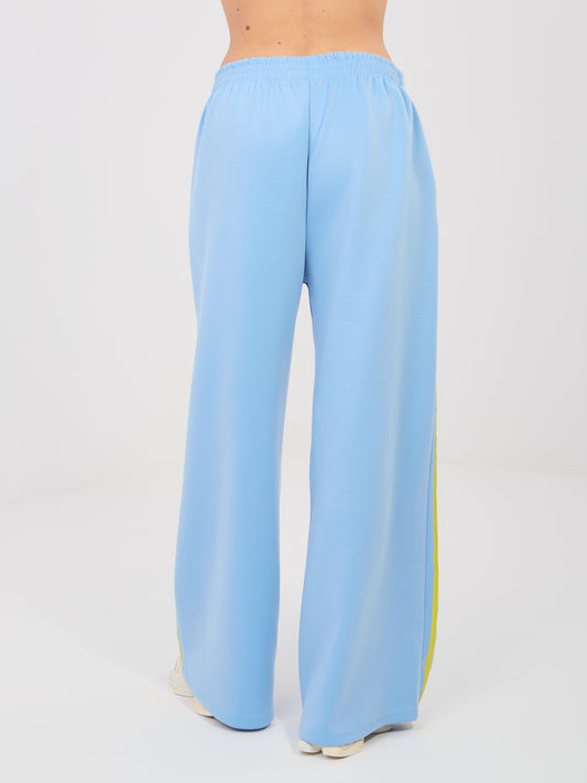 RUE PARIS Jasnoniebieski casualowy komplet ze spodniami