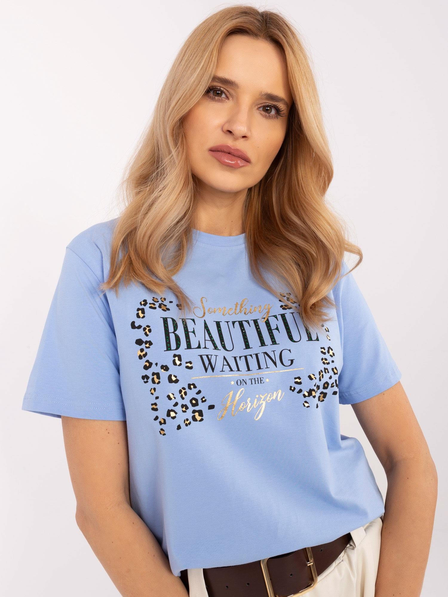 Jasnoniebieski bawełniany t-shirt damski z napisem